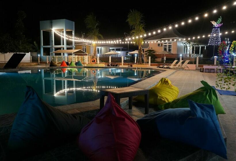 Ilaya Hotel And Resort