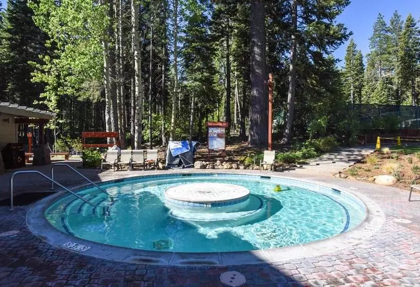 Hotelli Ski Trails 4042