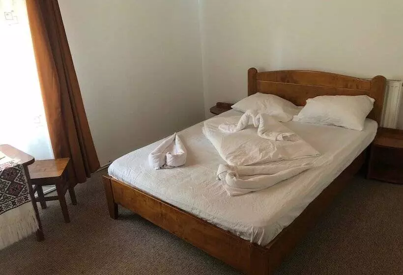 Majatalo Complex Turistic Alpina Blazna Sant