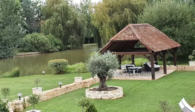 Majatalo Moulin Du Soustre