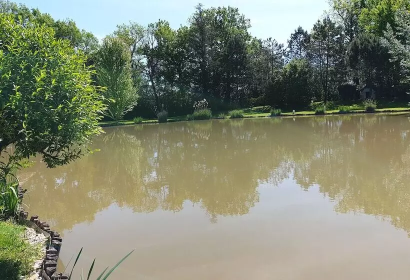 Majatalo Moulin Du Soustre