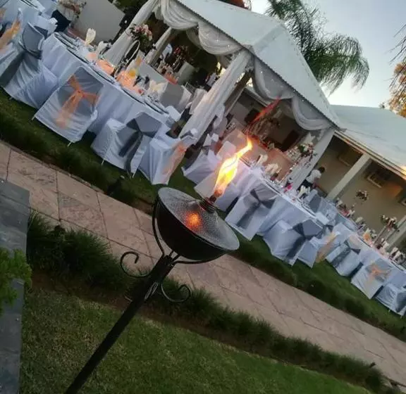 ペンション Ou Skool Guesthouse