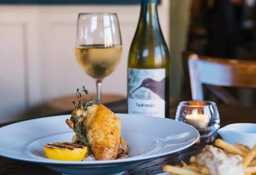 Majatalo The Black Boy