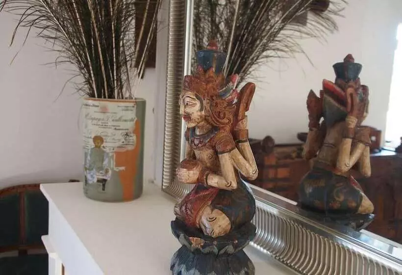 Aamiaismajoitus (B&B) La Maison Des Délices