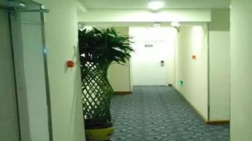 Hotelli 7days Inn Korla Passenger Station