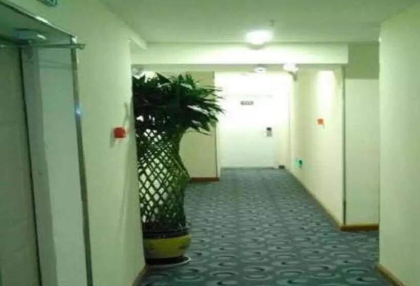 Hotelli 7days Inn Korla Passenger Station