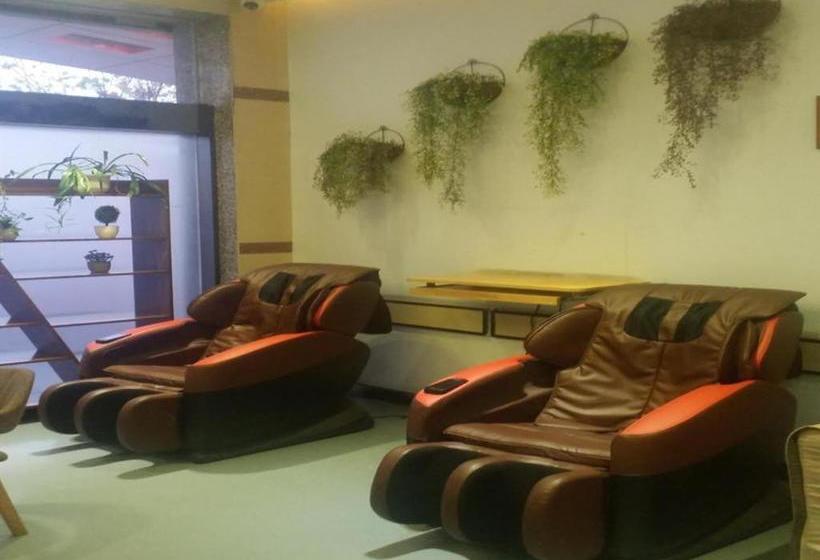 Hotel 7 Days Premium·xinyang Railway Station Culture Center