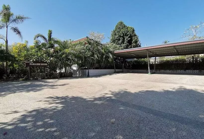 Hotelli Namadee House