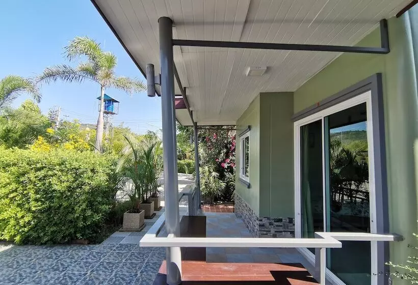 Hotelli Namadee House