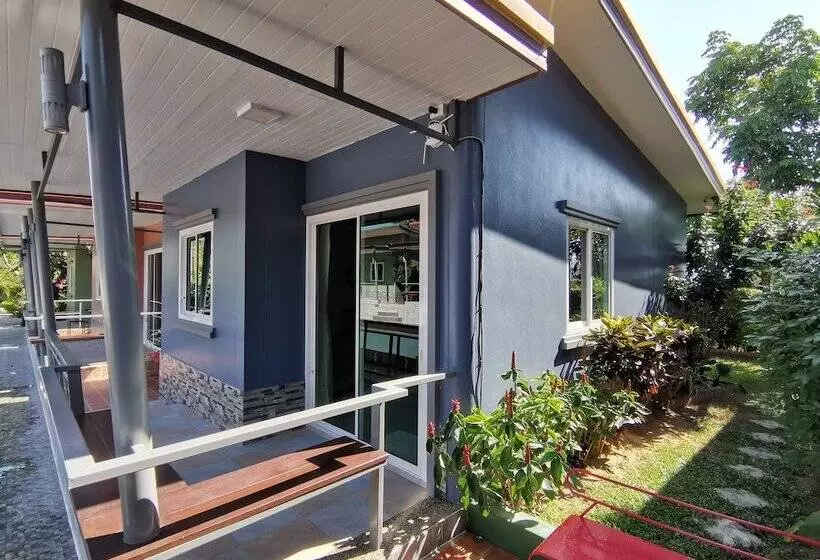 Hotelli Namadee House