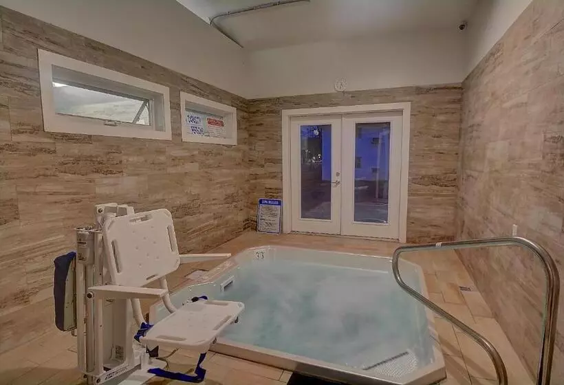 Colonial Motel And Spa