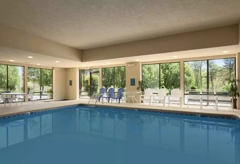 호텔 Baymont By Wyndham Crossville