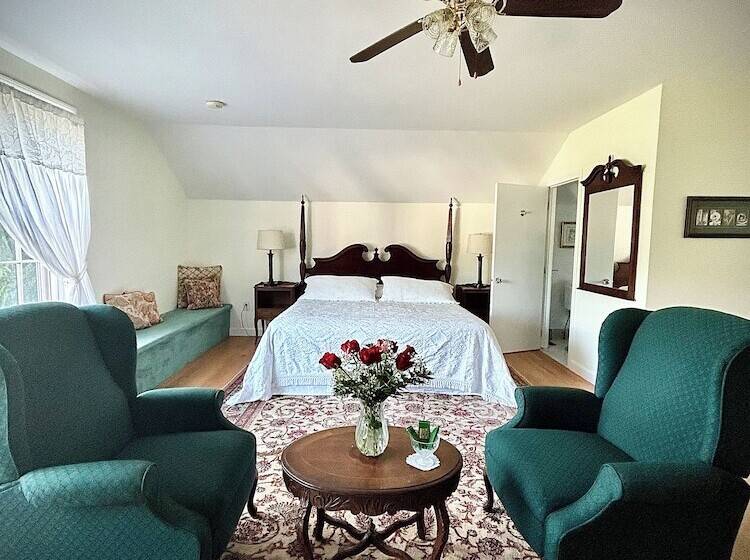 فندق Blackberry River Inn