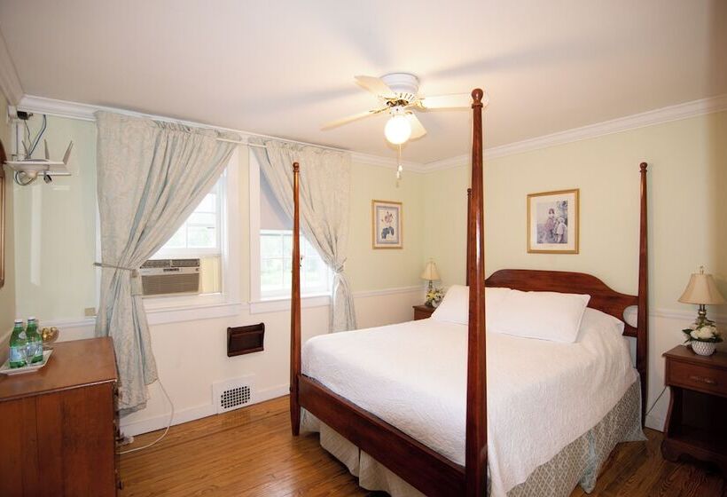 فندق Blackberry River Inn