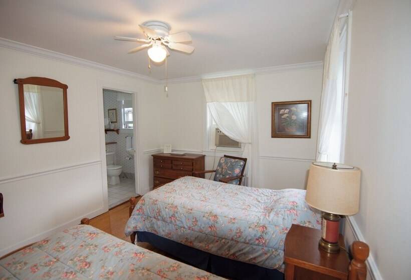 فندق Blackberry River Inn