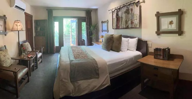 ホテル Blackbird Inn