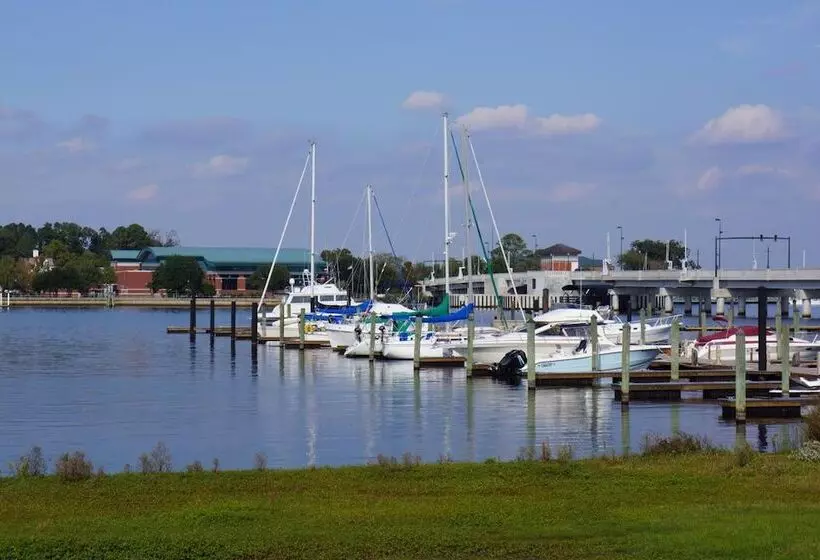 Bridgepointe Hotel & Marina