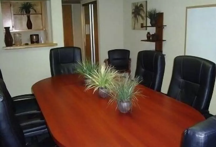 Bridgepointe Hotel & Marina