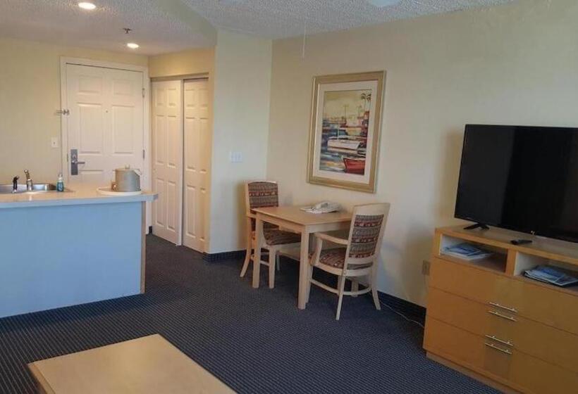 فندق Chart House Suites And Marina