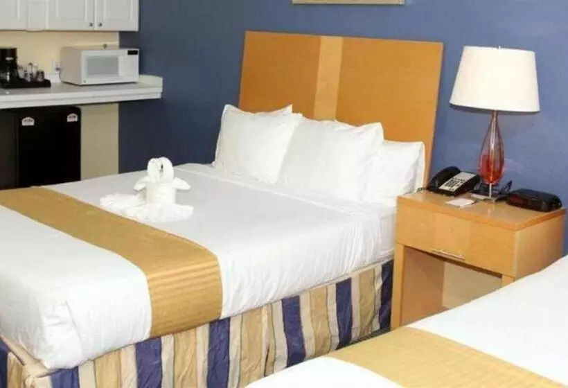 酒店 Chart House Suites And Marina