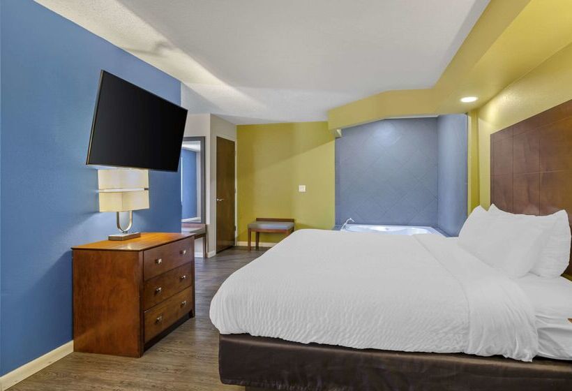 호텔 Clarion Pointe Staunton East