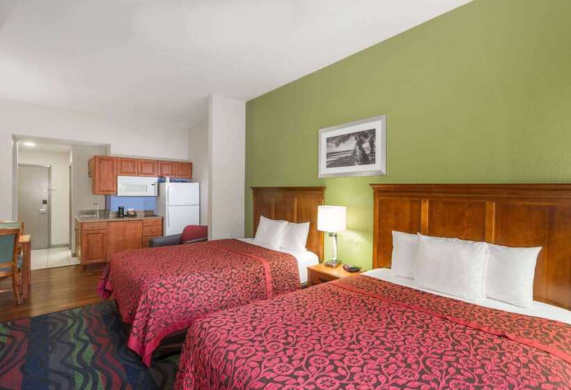 فندق Days Inn & Suites By Wyndham Fort Myers Near Jetblue Park