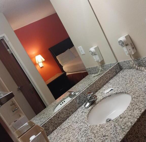 فندق Fairway Inn La Porte