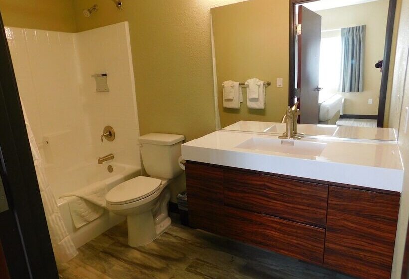 فندق Island Suites