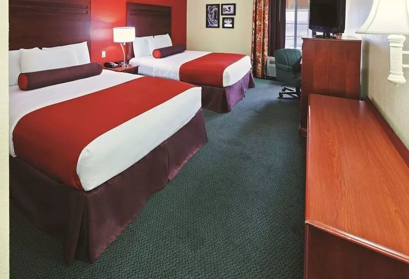 Отель La Quinta By Wyndham Weatherford