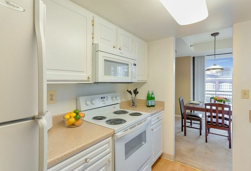 호텔 Oakwood Arlington