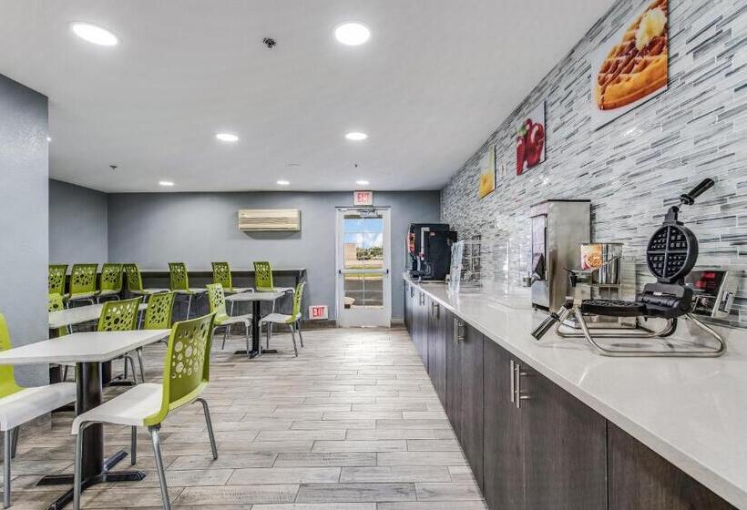 Отель Quality Inn Owatonna Near Medical Center