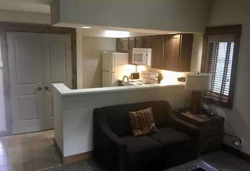 ホテル The Pines At Sunriver