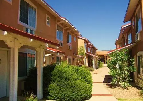 هتل The Santa Fe Suites