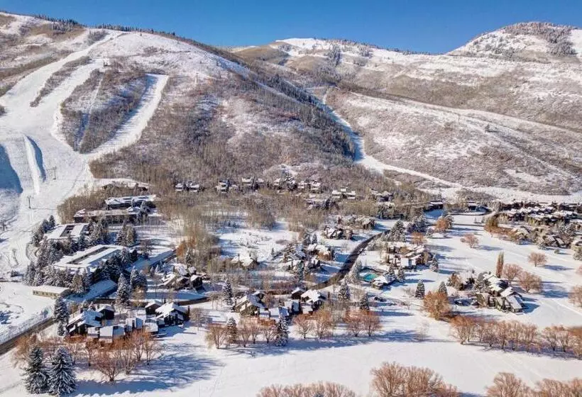 בית מלון כפרי Three Kings Resort