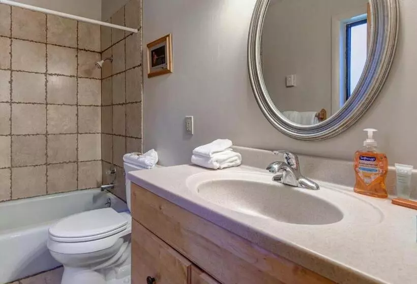 בית מלון כפרי Three Kings Resort