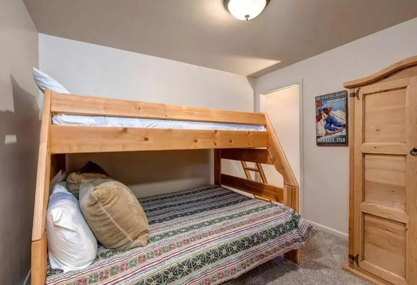 בית מלון כפרי Three Kings Resort