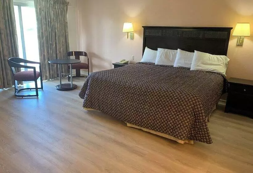 ホテル Tollway Inn Beloit