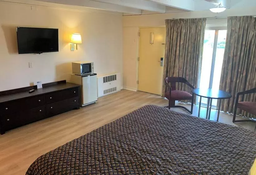 ホテル Tollway Inn Beloit