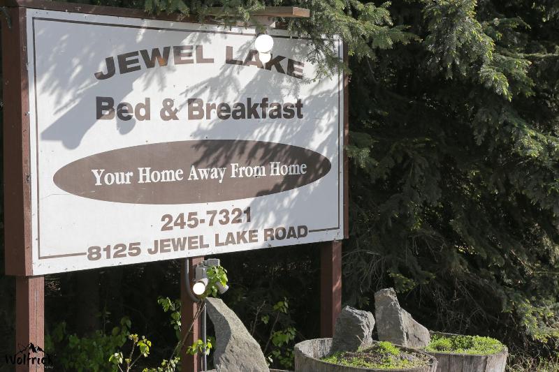Jewel Lake Bed And Breakfast