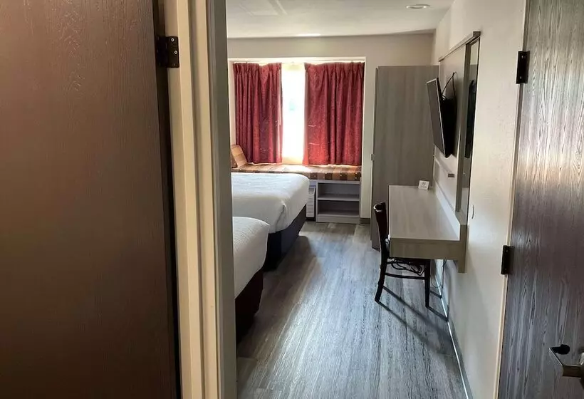 Microtel Inn And Suites Clarksville