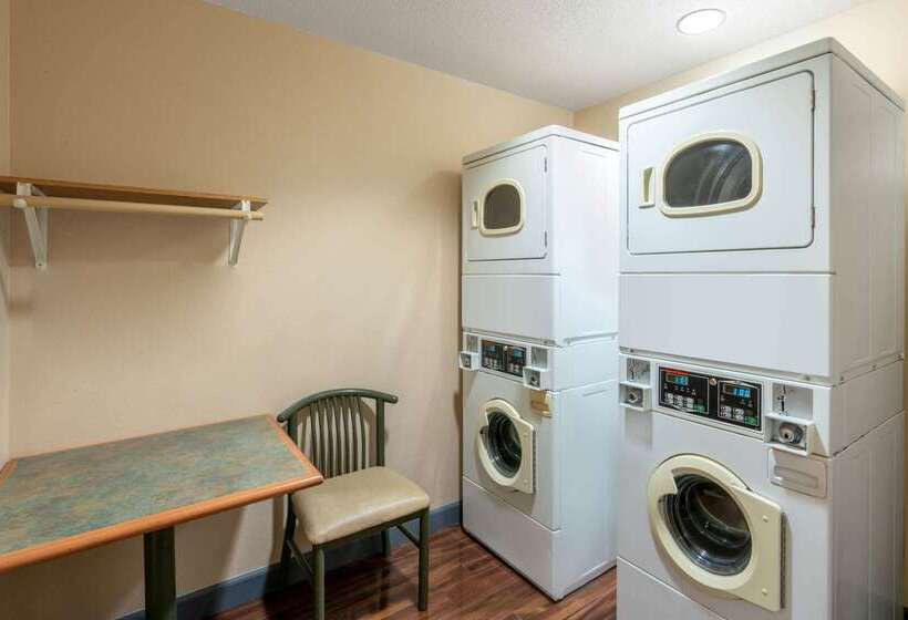 Microtel Inn & Suites