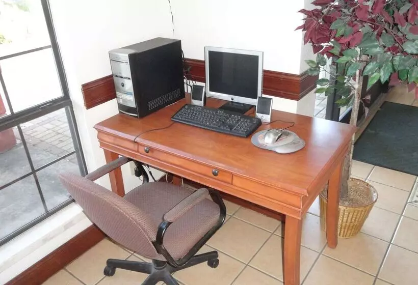 모텔 Americas Best Value Inn Brownsville