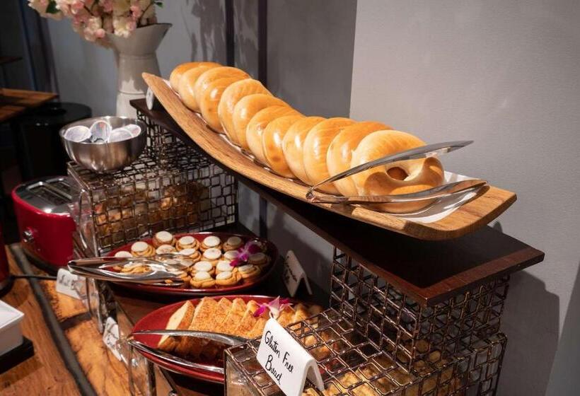 The Kendall Hotel At The Engine 7 Firehouse