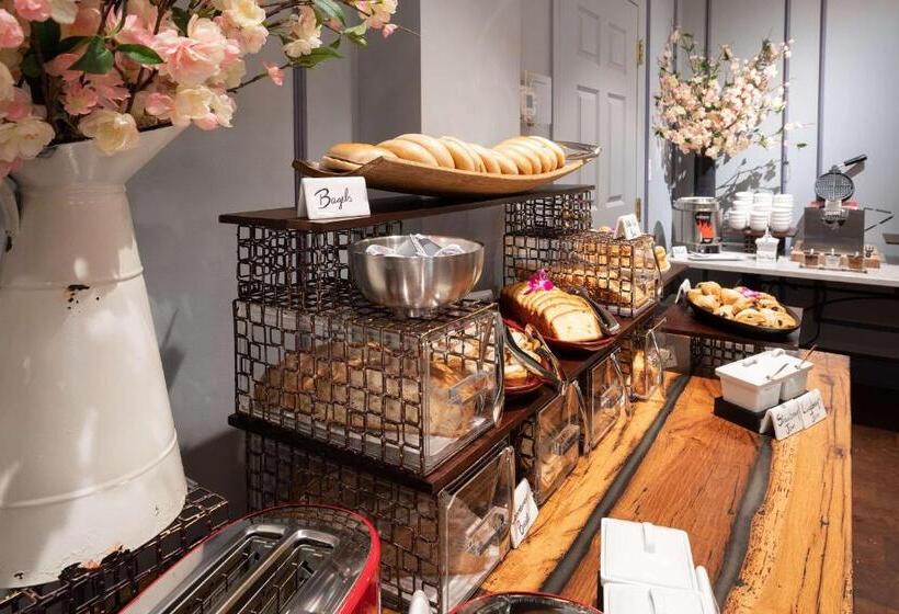 The Kendall Hotel At The Engine 7 Firehouse