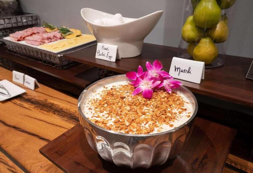 The Kendall Hotel At The Engine 7 Firehouse