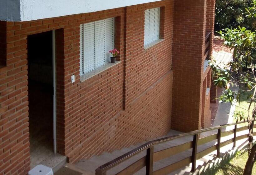 הוסטל Chalés Pousada Serra Negra