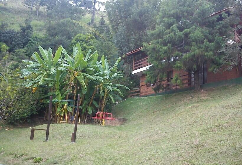 הוסטל Chalés Pousada Serra Negra