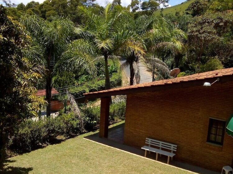 הוסטל Chalés Pousada Serra Negra