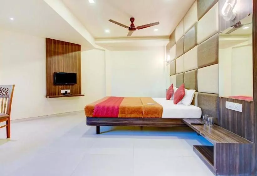 Hotelli K D Residency