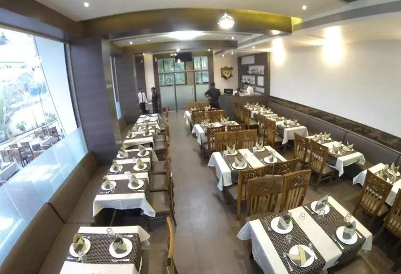 Hotelli K D Residency